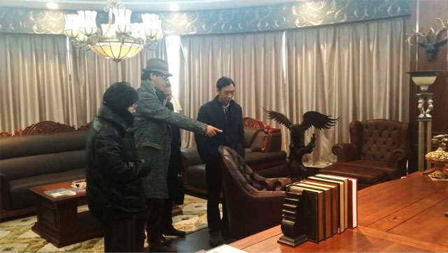 中国文化旅游杂志组织专家团队考察高端实木办公家具开创品牌佳诚九悦