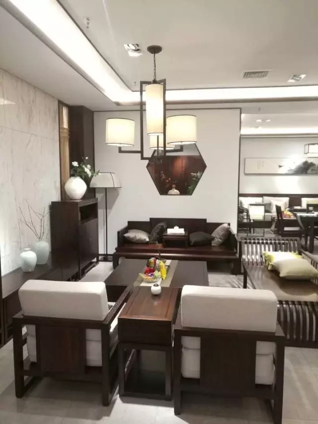 实木家具摆放攻略，看看你家客厅摆对了吗？