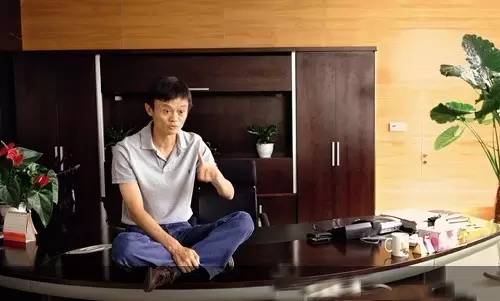 实木办公家具，业绩大佬的办公室都这么装修