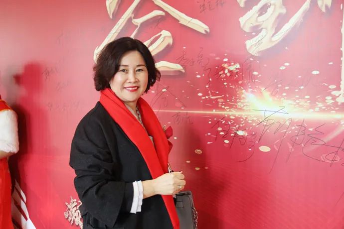 潍坊实木办公家具专卖店，完成年度挑战业绩目标